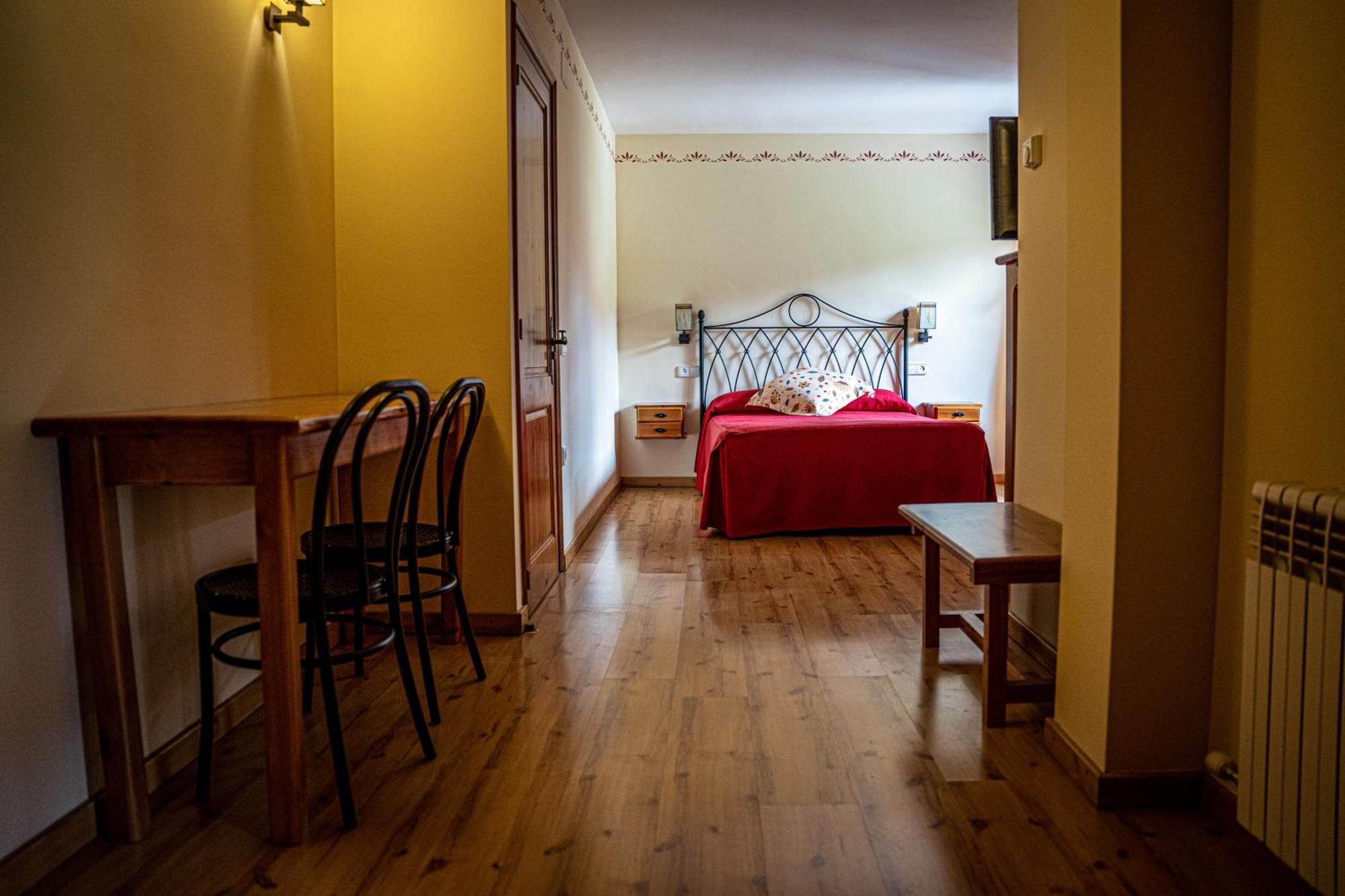 Hostal Cal Francisco Gosol Exterior photo